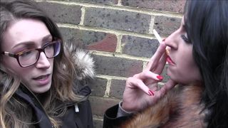 Ava_Austen manyvids cute model strips boobs
