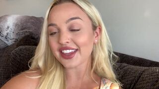 Olivia Cara onlyfans hot brunette girl gently masturbates cunt