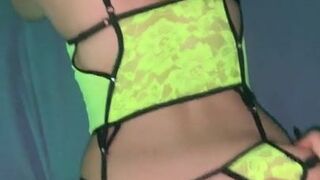 Natalie Brooks onlyfans Vaginal handjob