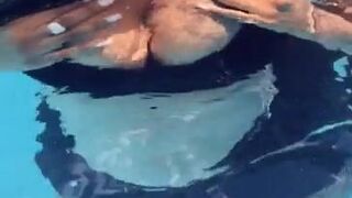 Ms_Fernandes25 onlyfans juicy babe striptease dances