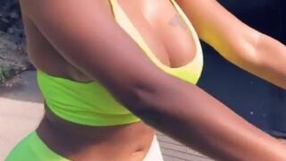 Ms_Fernandes25 onlyfans demonstratively masturbating on cam