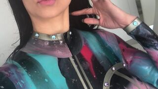 Mistress Terra London onlyfans juicy mom shakes her ass