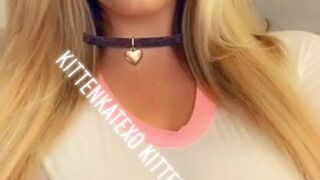 Kitten Kate onlyfans cute girl shows the body