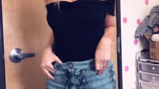 Khloeexo onlyfans Smart brunette