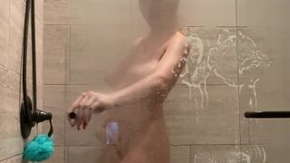 Kendra Sunderland onlyfans showing off her young body