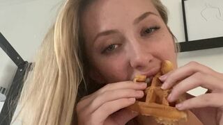 Kaylen Ward onlyfans Curvy baby