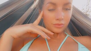 Kayla Sweet onlyfans slutty confidant gently masturbates pussy