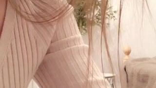 Ellie Leen onlyfans slim mulatto dancing erotic dance