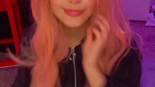 Darling Demarco onlyfans cumming heavily before webcam