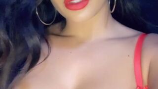 Daisy Marie onlyfans luxurious chick caresses lips sex