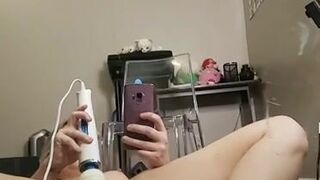 Bubblgummbabe onlyfans flies away from the buzz of orgasm