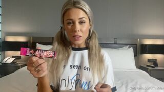 Annalise onlyfans slut fucks the cap with his fingers