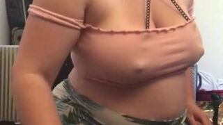 lularanae onlyfans mature bitch spreads her sexy legs