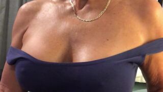 fitcougar50 onlyfans show with an attractive black hair