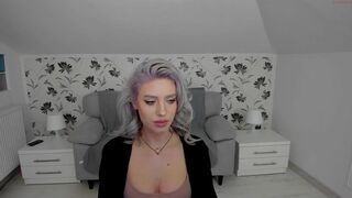 i_am_sarahxxx Luxurious young lady
