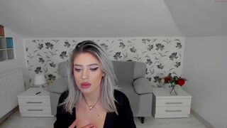 i_am_sarahxxx Charming woman