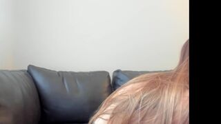 dirtyprettyboi painted chick sucks dildo