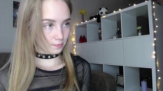 cumonclit without stopping caressing pussy