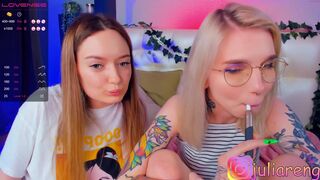 vienadias toys with corn toy