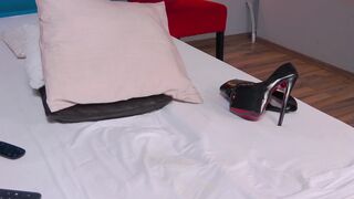 scarlet_peach_ gorgeous prostitute caresses shaved cunt