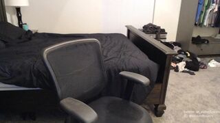 violetttflowers with dildo relaxes her shaved vagina