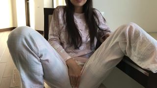 Mini Diva Cute chick fingering shaved pussy