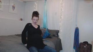 HayleeLove Matchless bitch seduces with big forms