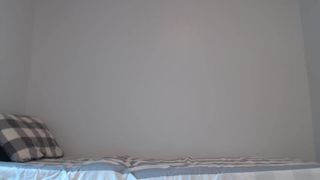 LucysLounge Luxurious slut masturbates shaved cunt