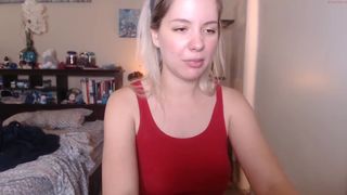 lizrose90 naughty babe excites with her body