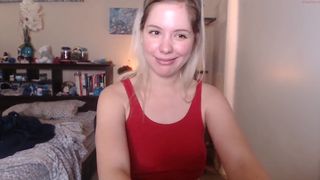 lizrose90 naughty babe excites with her body