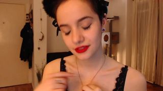 feluriann busty bitch fucks her shaved pussy