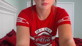 emilyjoneschat petite hottie passionately jerks off her cunt