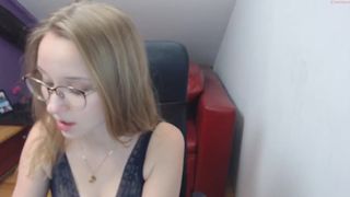 cindyimpulsive crazy young lady communicates in free chat