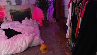 mila_ juicy girls teasing shaved pussies