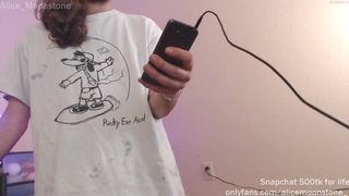 alice_moonstone attractive women jerking pussies