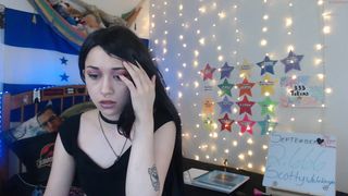 lisatheshyhoe pounding her pussy