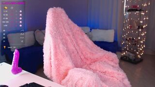 _mey_chan young bitch masturbates pussy