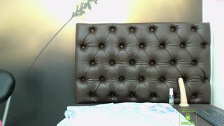 amy_snow elegant blonde dabbles with dildo