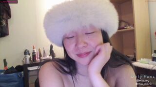 mia_wu hot female riding a sex toy