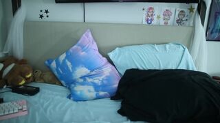 lana_rain delicious bitch pulls her holes