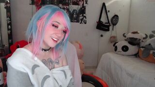 kao_chan mature confused masturbates shaved pussy