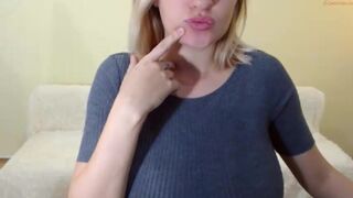 execute_les_reves dancing at the pole