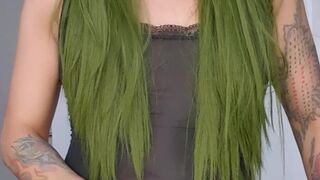 Brooke Spearz prefers bat instead dildo