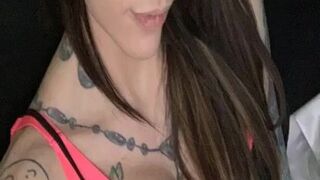 Chelsea Marie aka xxxchelseamarie sexy hottie fucks both holes