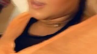 Chelsea Marie aka xxxchelseamarie skinny squirt stretches the vagina