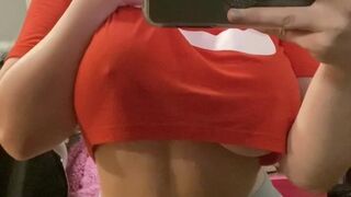 Scarlett_Jones cute fucks herself