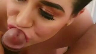 Scarlett_Jones natural beauty on the positive shows itself in all its glory