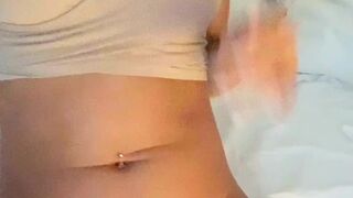 Bella Moreira Dark haired girl