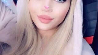 iammery shows off her milking