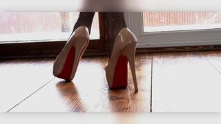 iammery moans sweetly